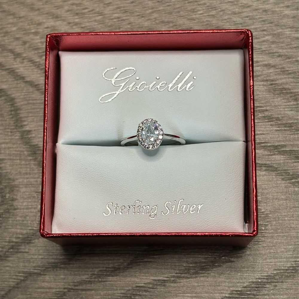 Gioielli Oval Cubic Zirconia Sterling Silver Engagement Ring‎ Size 7